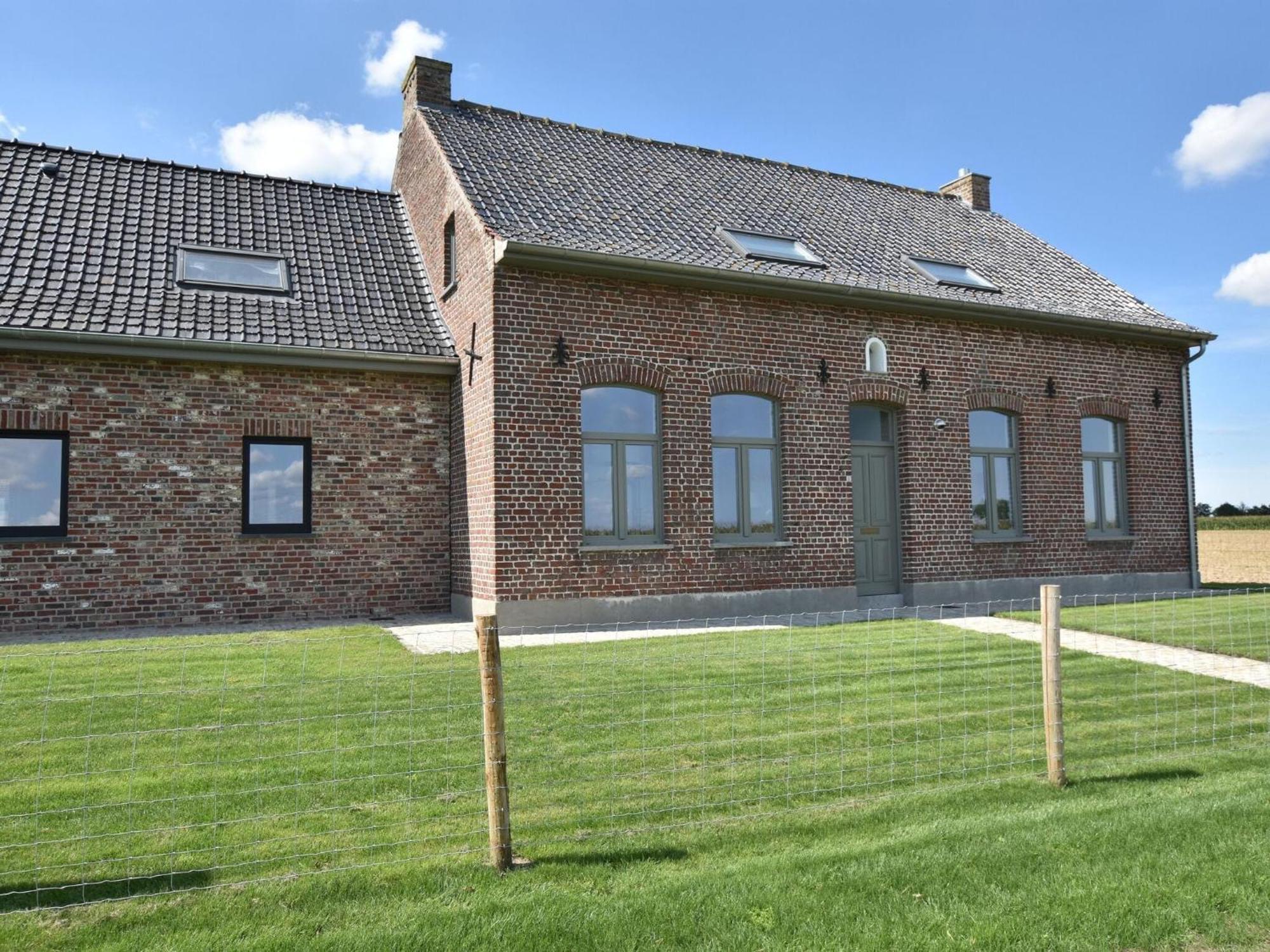 Spacious Holiday Home With Pond In Poperinge Roesbrugge-Haringe Exterior foto